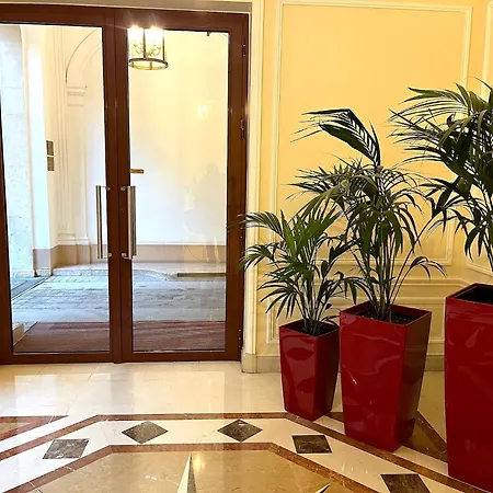 Pierre Charron L Apartmán *